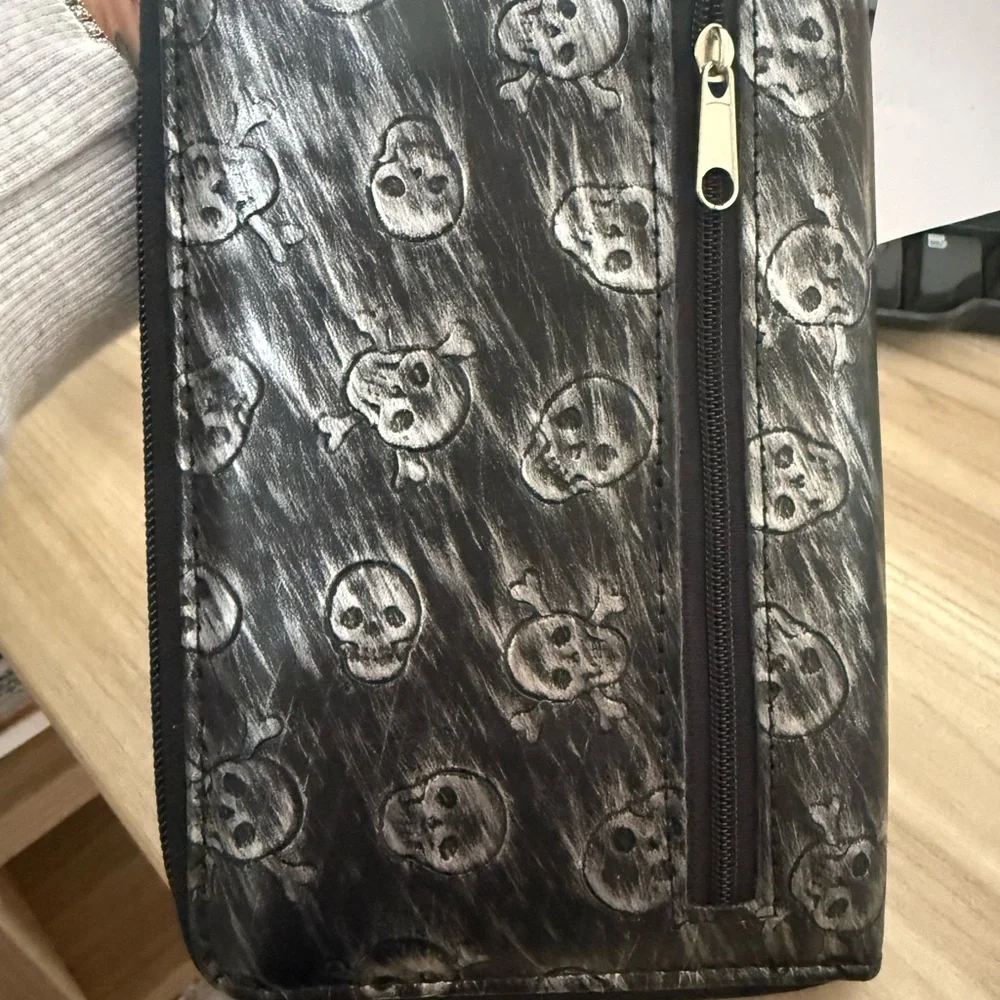 Black Skull Rhinestone Crossbody Wallet Bag - Picture 3 of 5